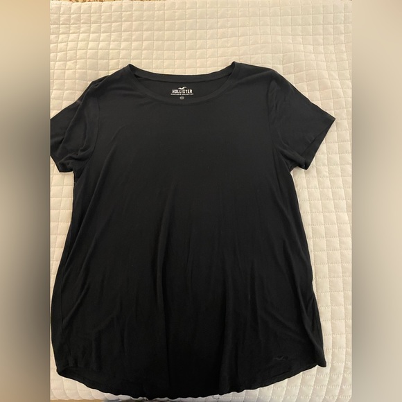 Hollister Must Have Collection Black T-Shirt - Size Small - Picture 2 of 2